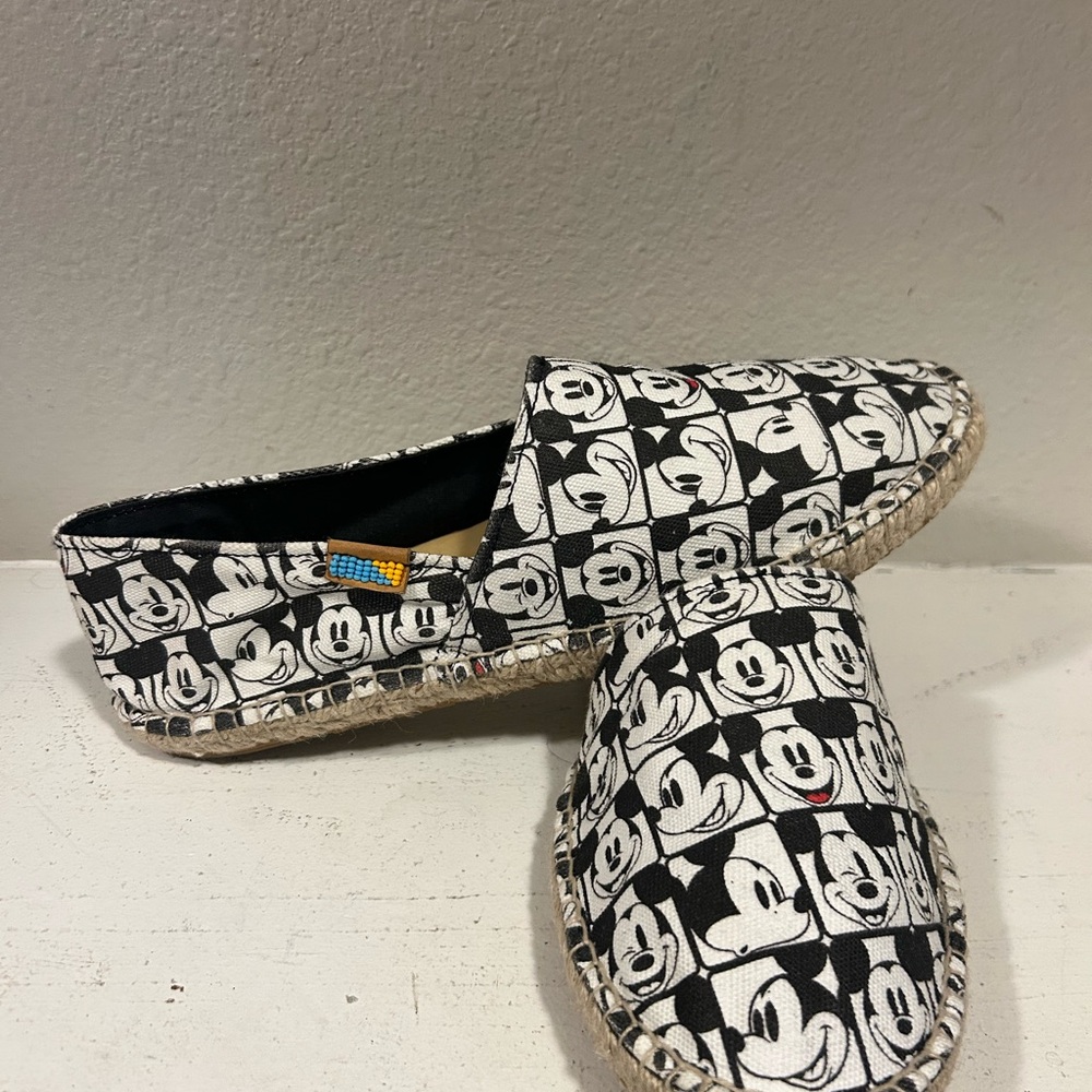 Mickey Mouse Espadrilles by Ubuntu | Size 9.5 M | Brand New